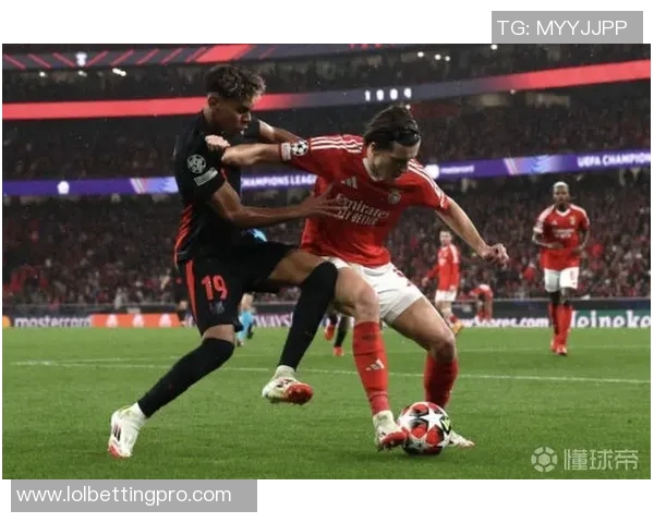 足总杯惊现冷门本菲卡与曼联激战成平局绝杀瞬间震撼全场