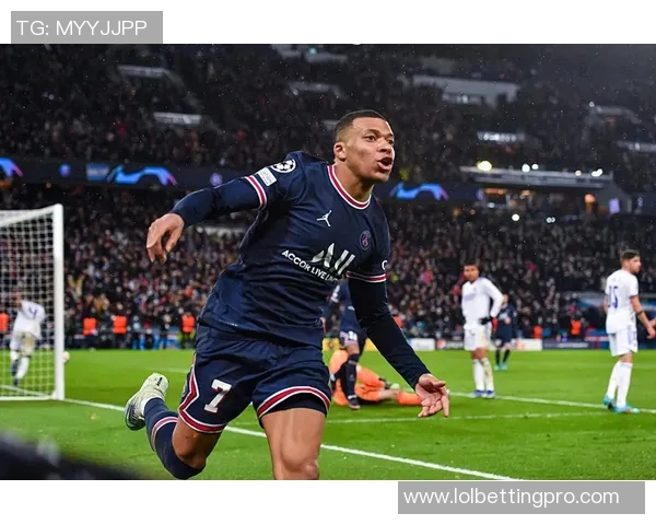 中超赛场惊现冷门巴黎圣日耳曼逆转多特蒙德上演绝杀大战